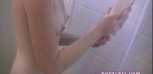  Kate filmed when she taking shower
